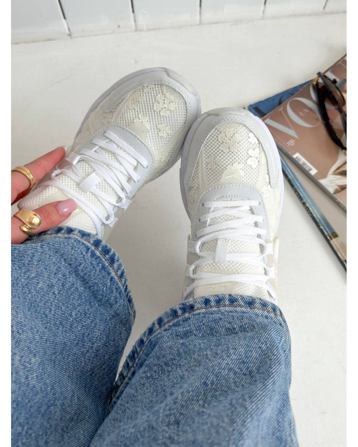 Nike V2K Runtekk White Flowers Nike V2K Runtekk White Flowers