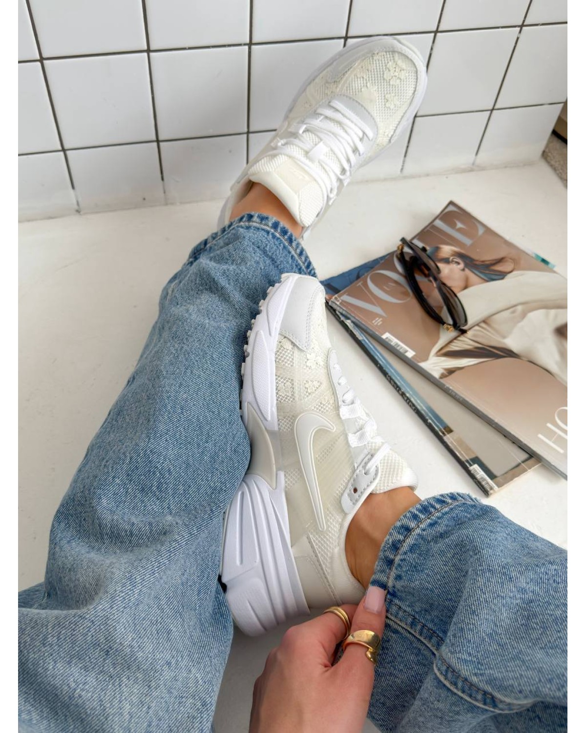 Nike V2K Runtekk White Flowers Nike V2K Runtekk White Flowers