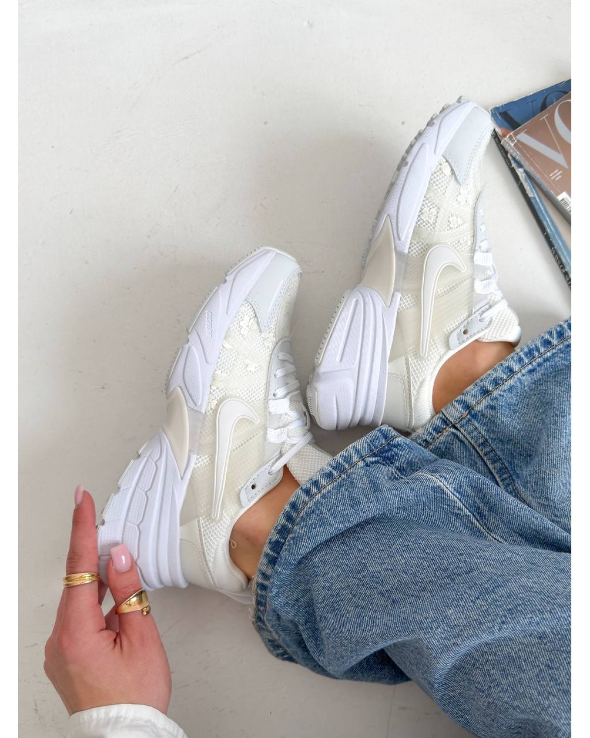 Nike V2K Runtekk White Flowers Nike V2K Runtekk White Flowers
