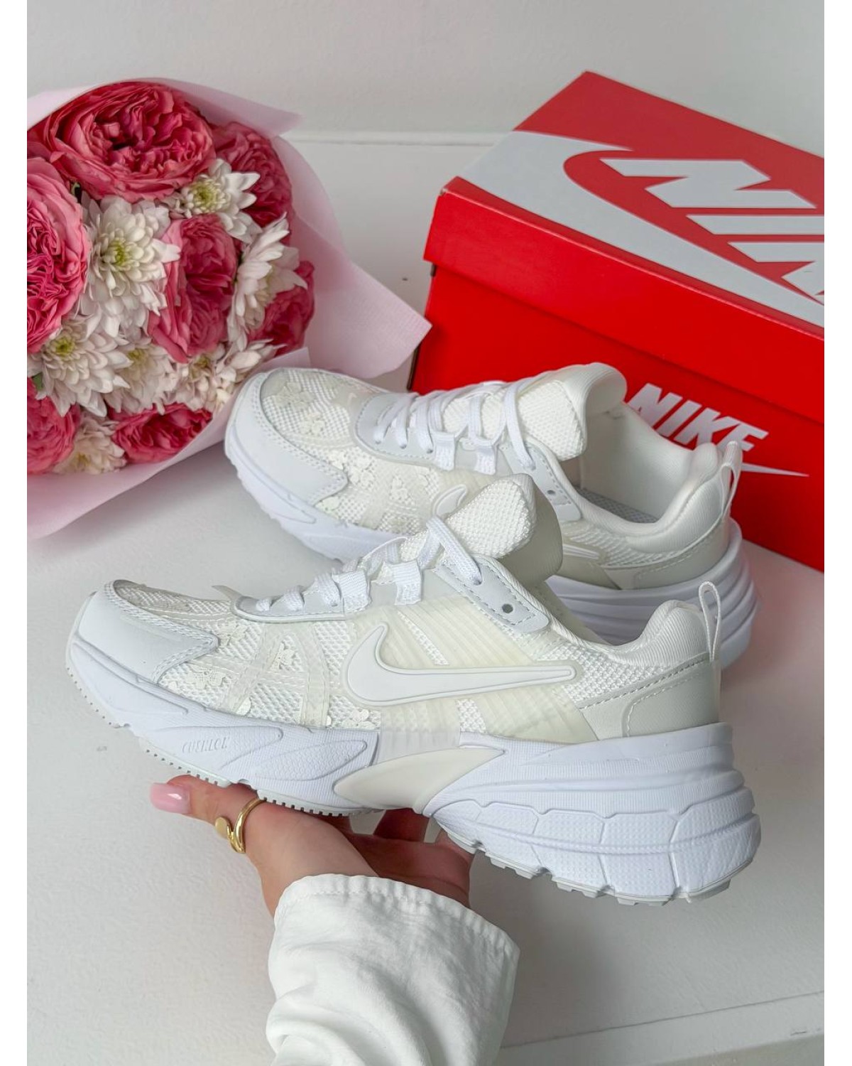 Nike V2K Runtekk White Flowers