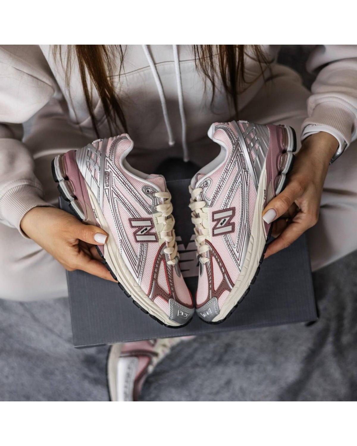 New Balance 1906R