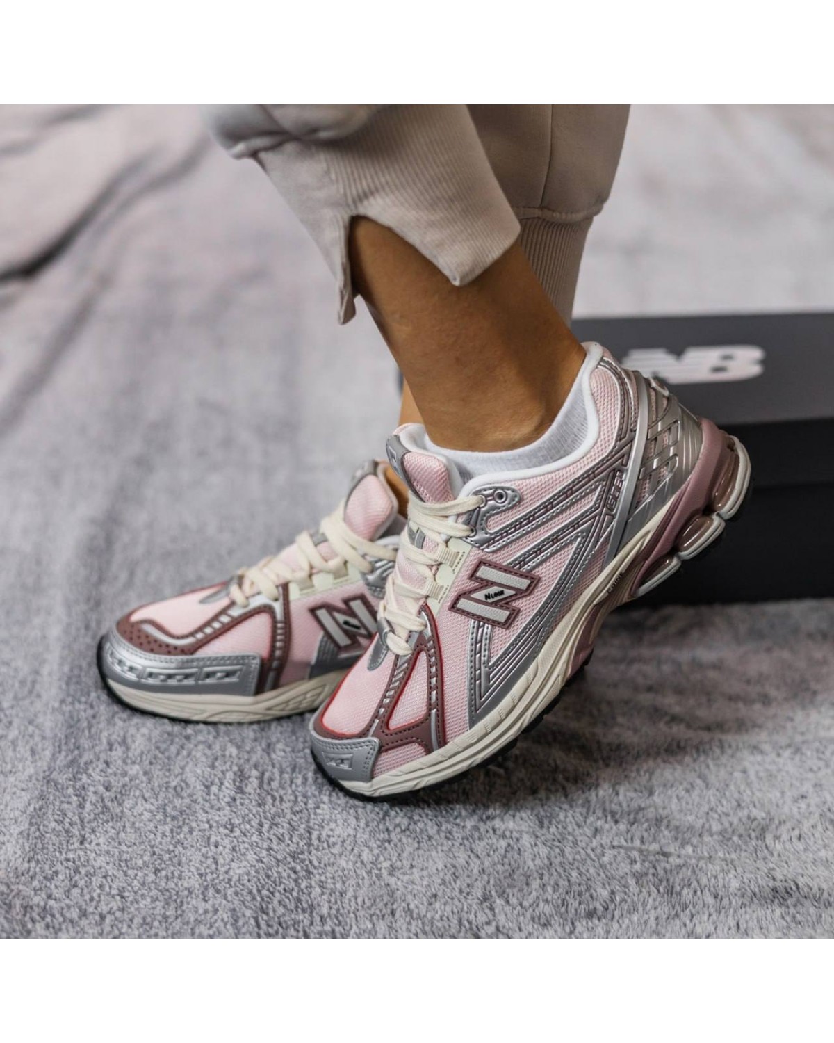 New Balance 1906R