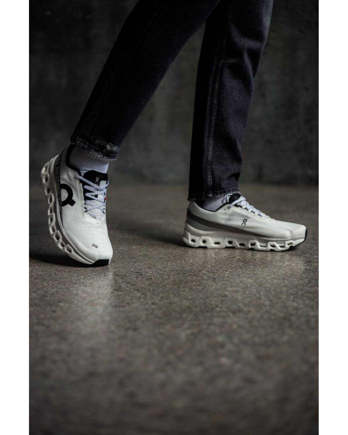 On Cloudmonster 2 Running White/Grey