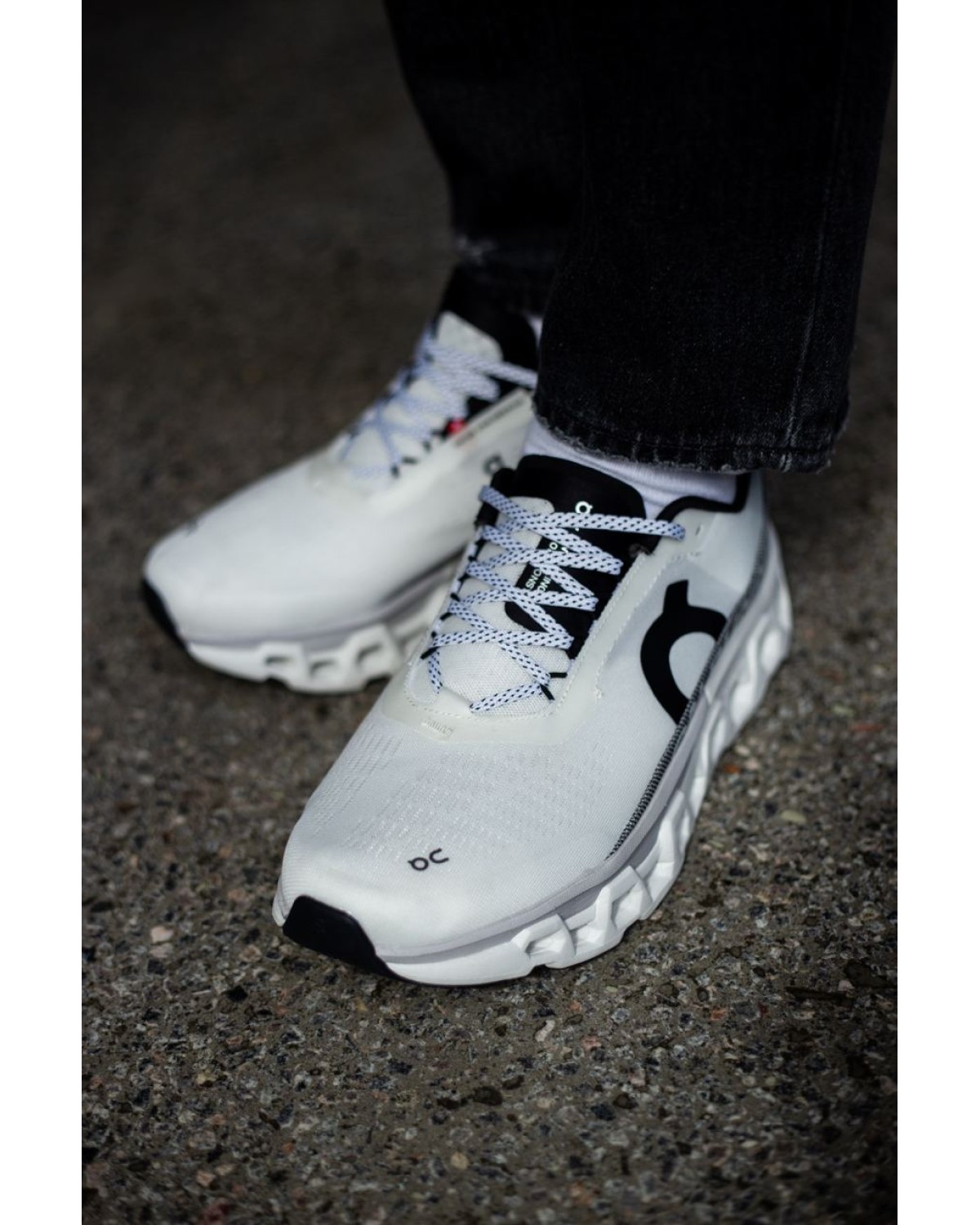 On Cloudmonster 2 Running White/Grey