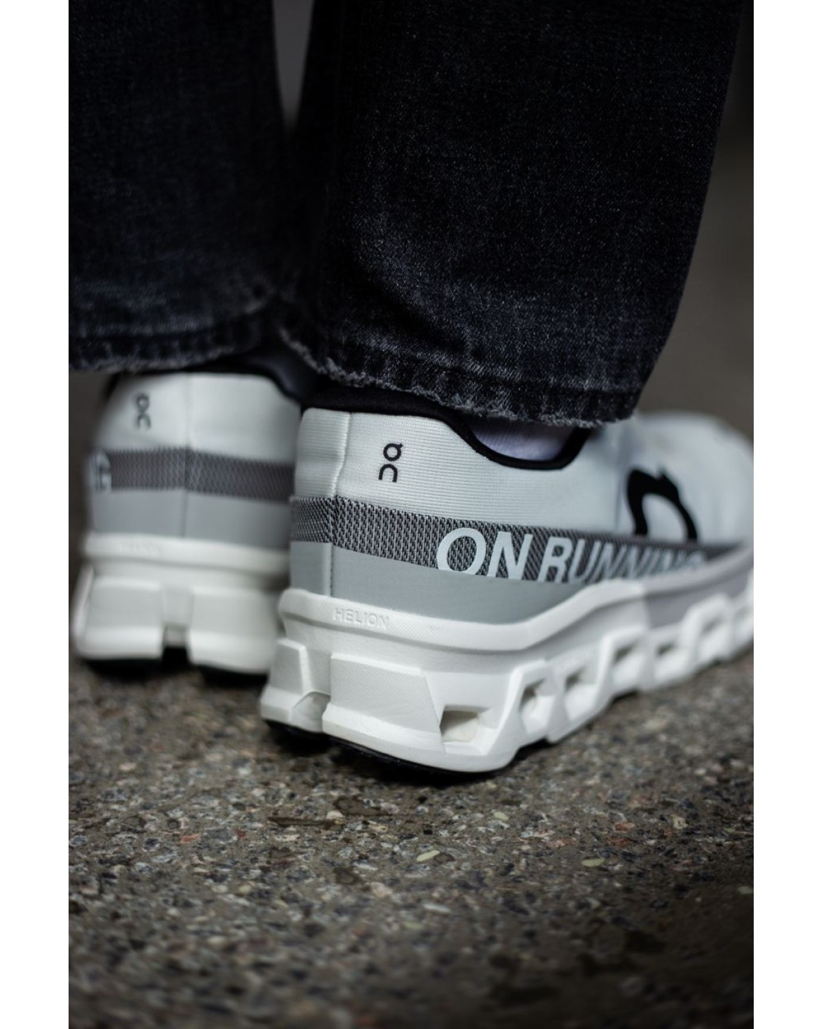 On Cloudmonster 2 Running White/Grey