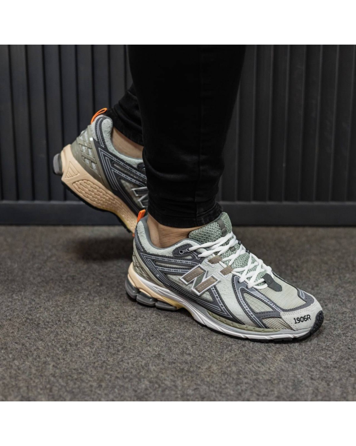New Balance 1906R