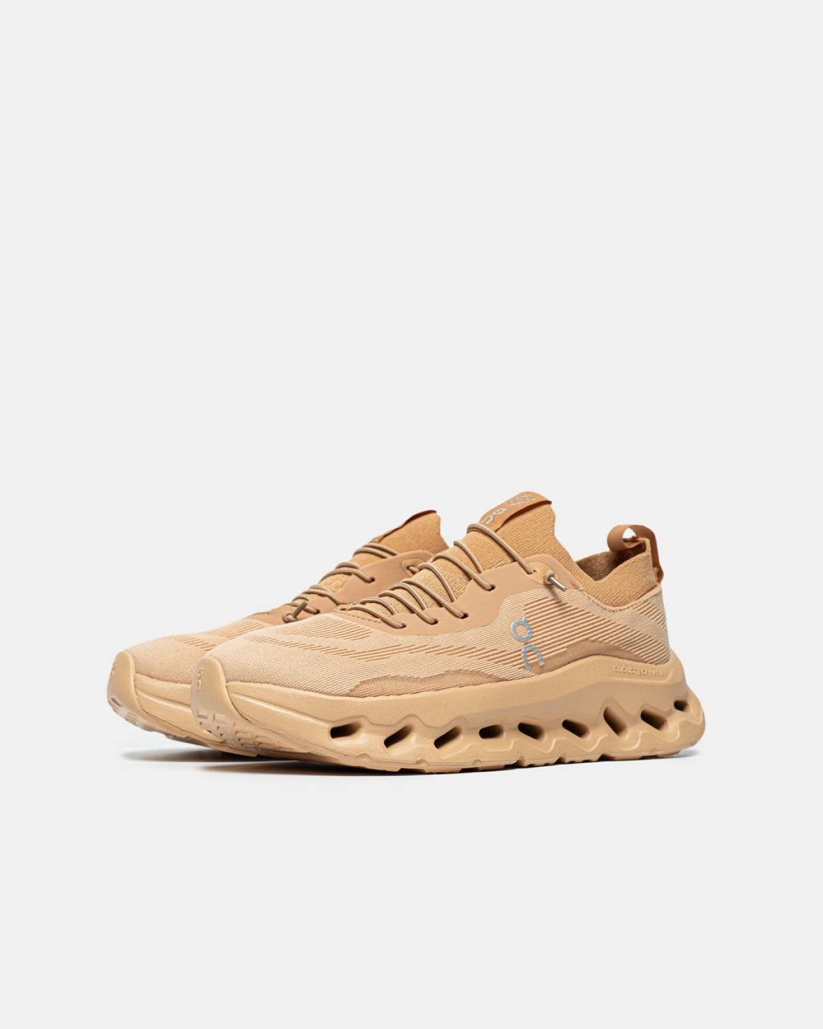 Loewe x ON Cloudtilt  ‘Dark Sand’
