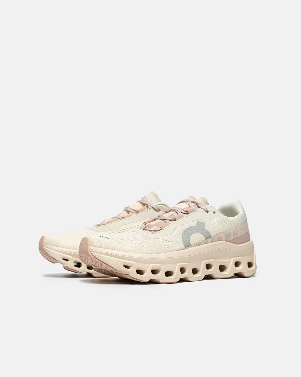 On Cloudmonster  ‘Moon/Fawn’