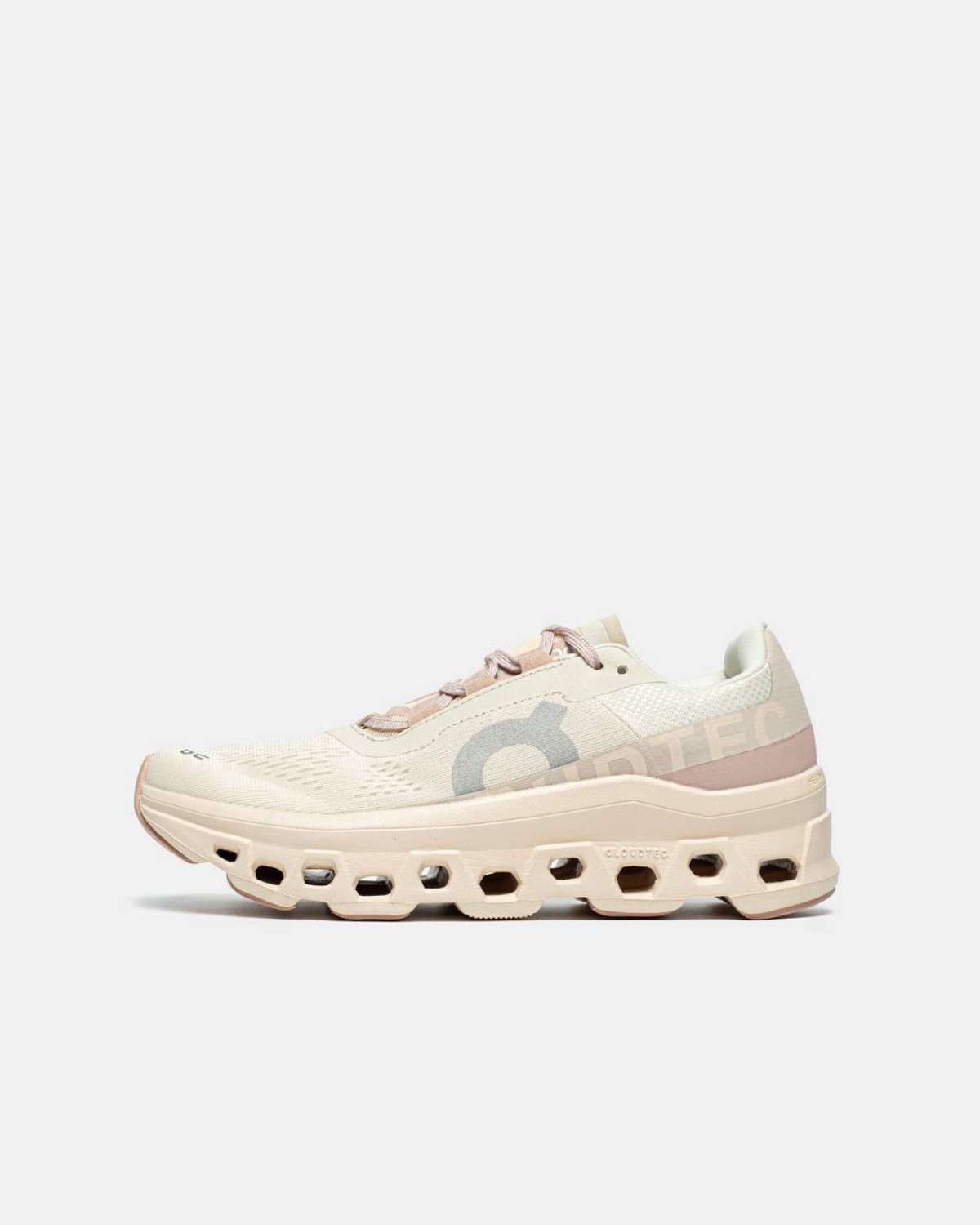 On Cloudmonster  ‘Moon/Fawn’