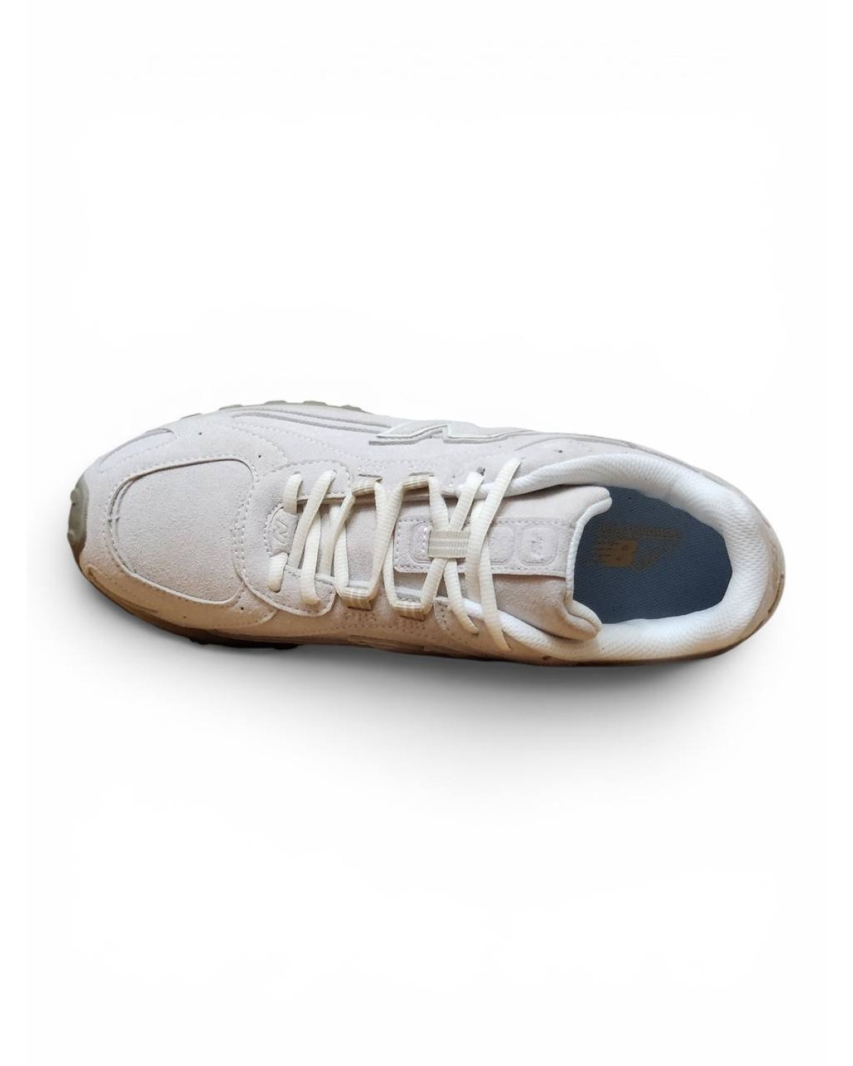 New Balance 204L Cream Beige New Balance 204L Cream Beige