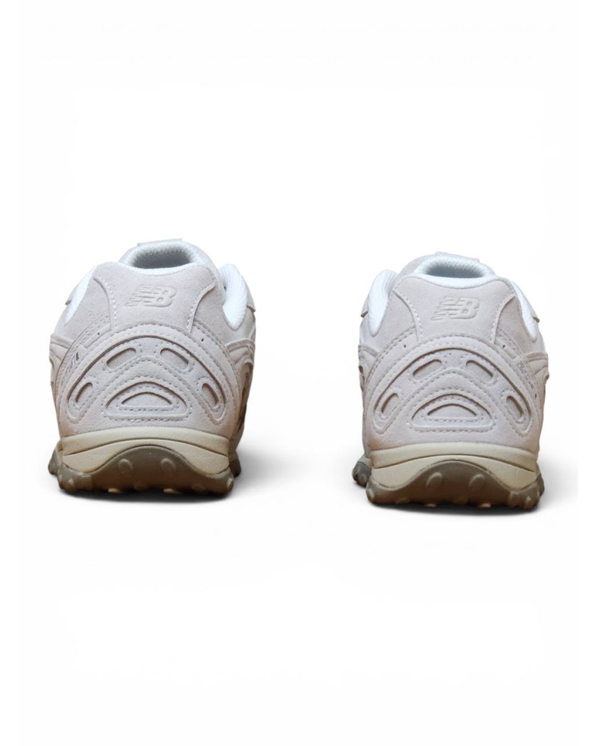 New Balance 204L Cream Beige New Balance 204L Cream Beige
