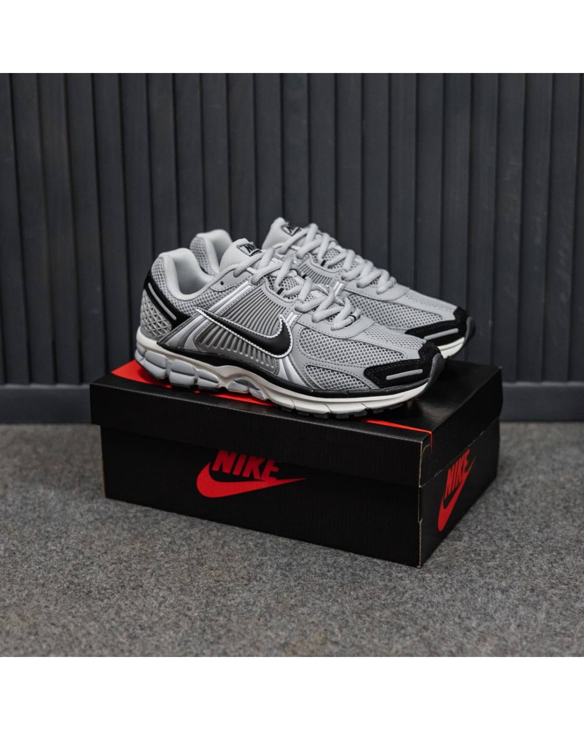 Nike Air Zoom Vomero 5