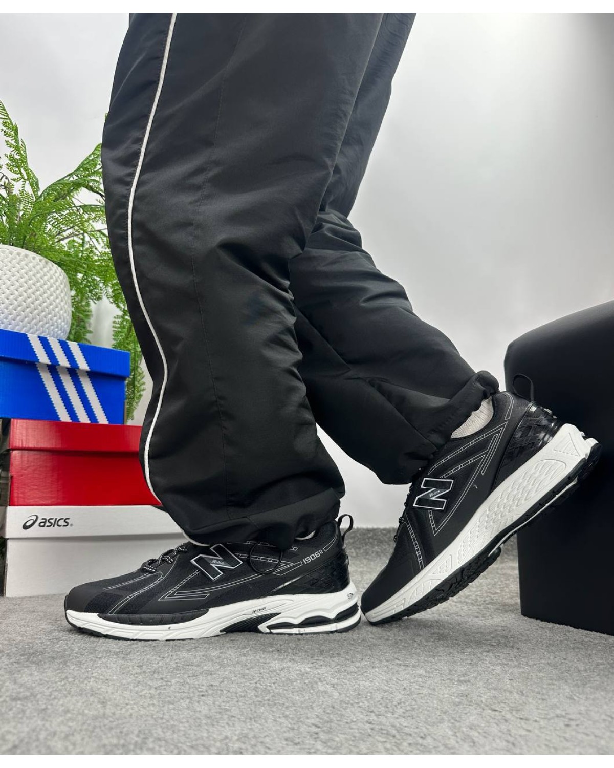 New Balance 1906R Black White