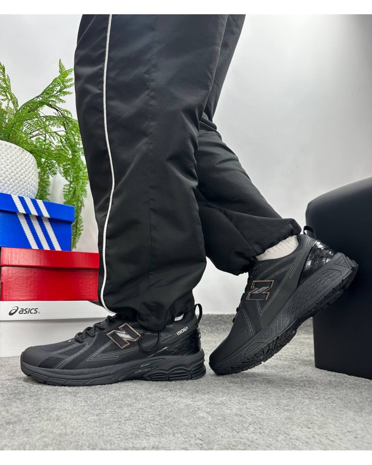 New Balance 1906R Black
