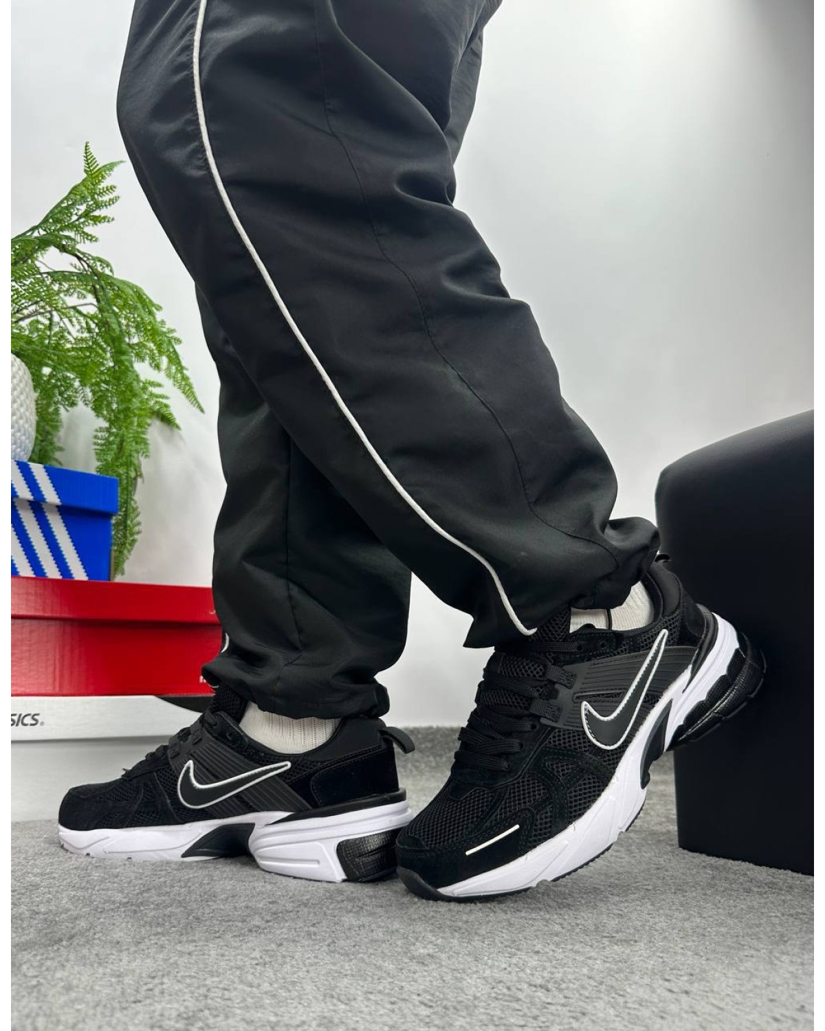 Nike V2K Runtekk Black White