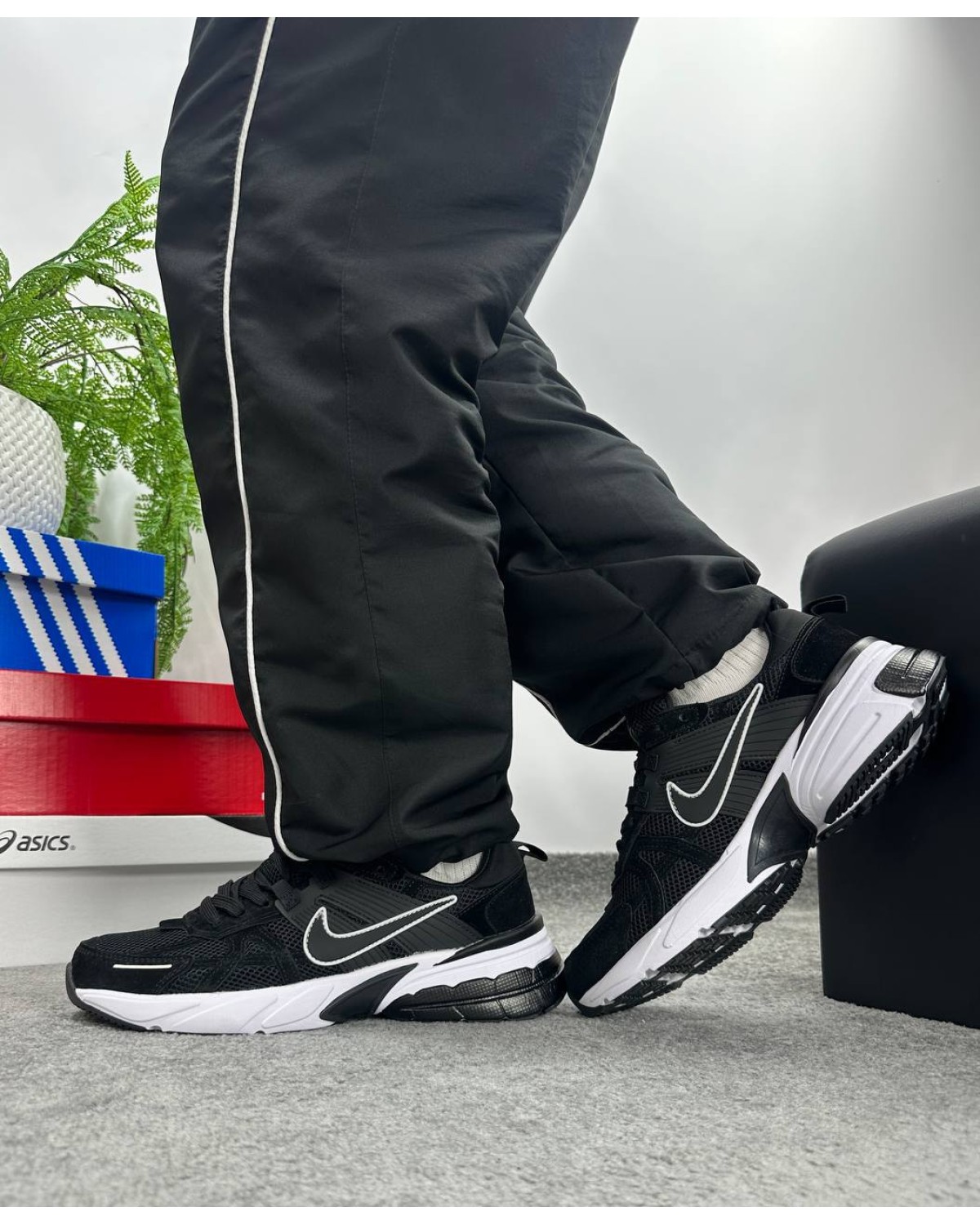 Nike V2K Runtekk Black White