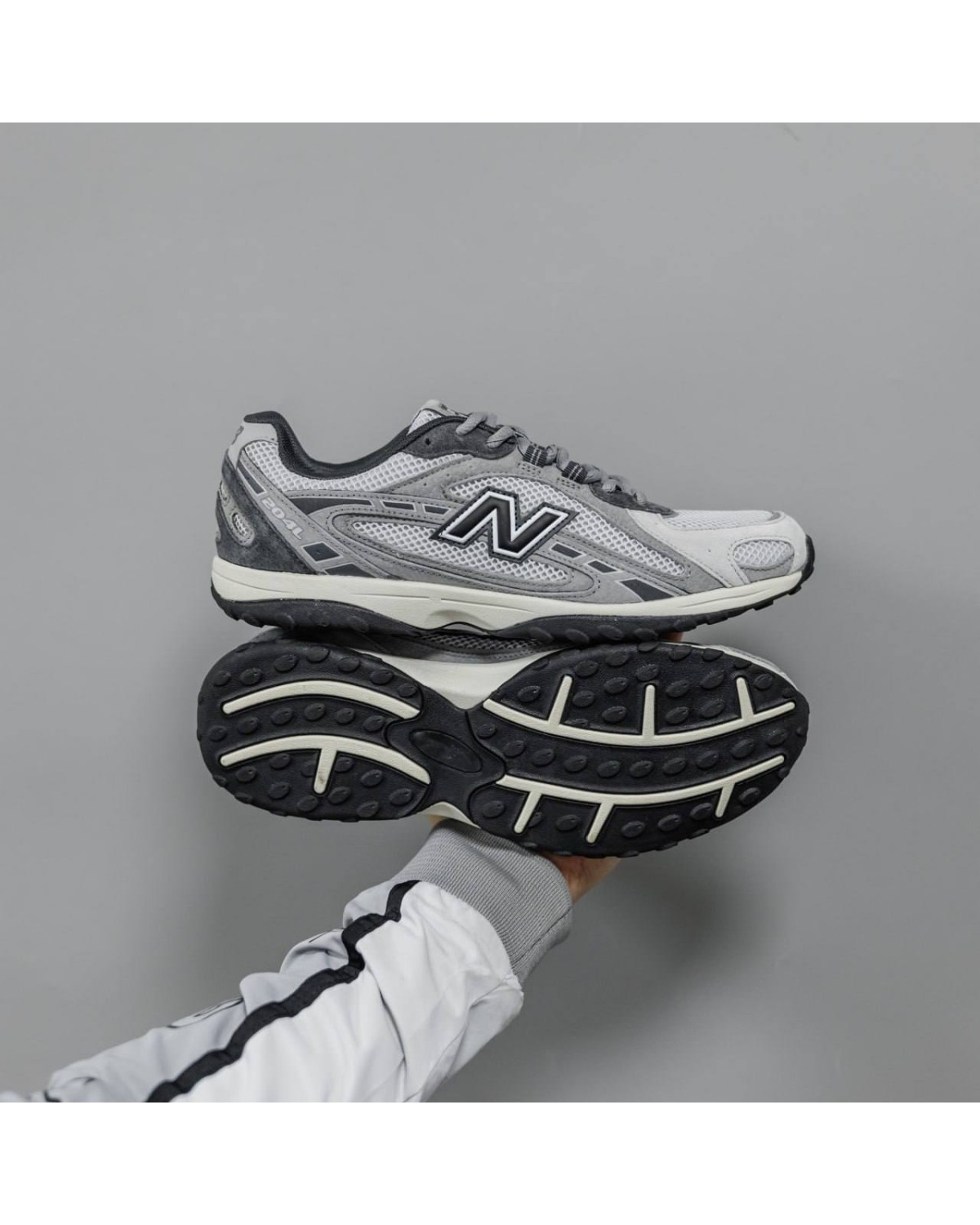 New Balance 204L