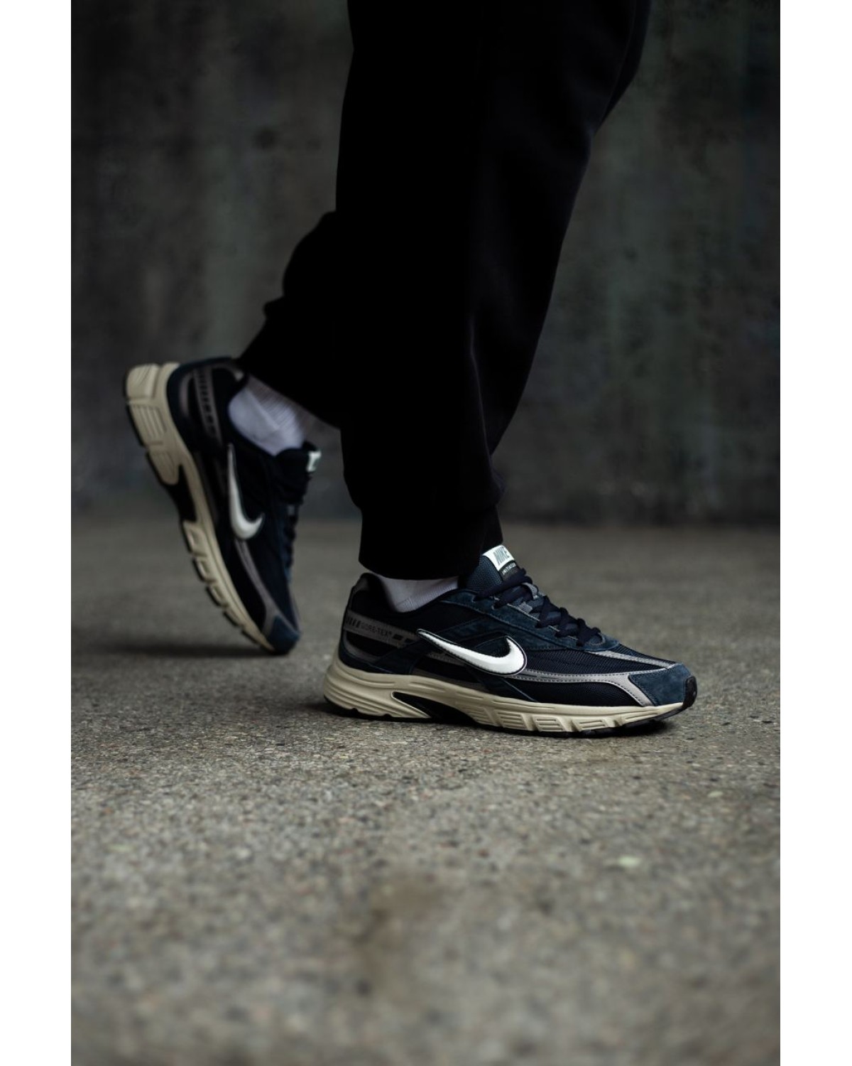 Nike Initiator Black/Dark Blue Gore-Tex