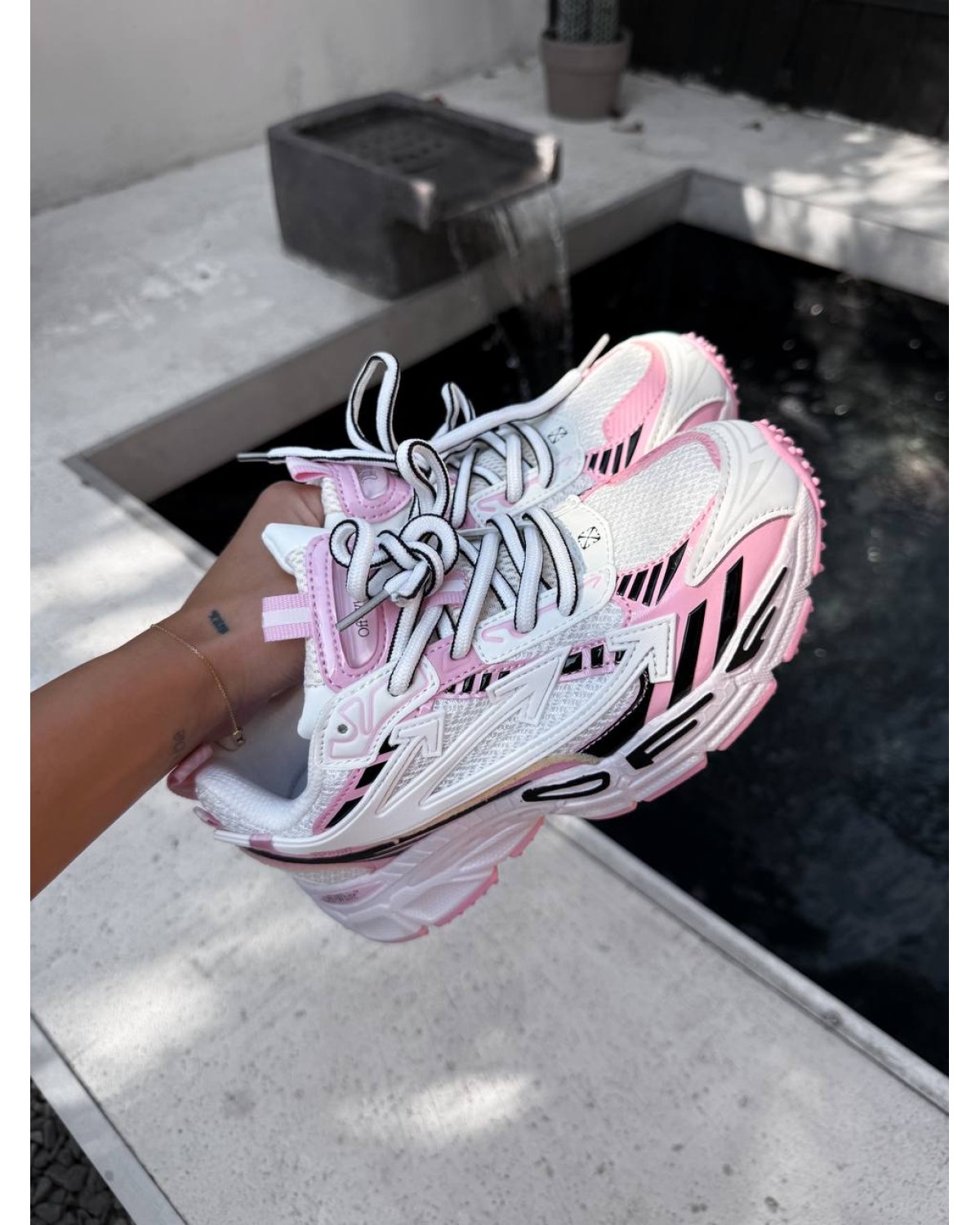 Off-White Be Right Back Silver Grey Off-White Be Right Back Silver Grey
