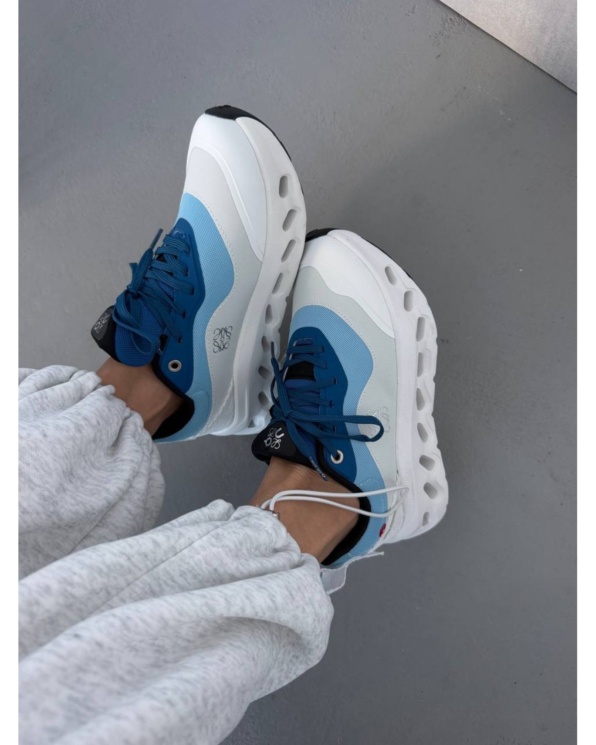 On Cloudtilt x Loewe Blue / White On Cloudtilt x Loewe Blue / White