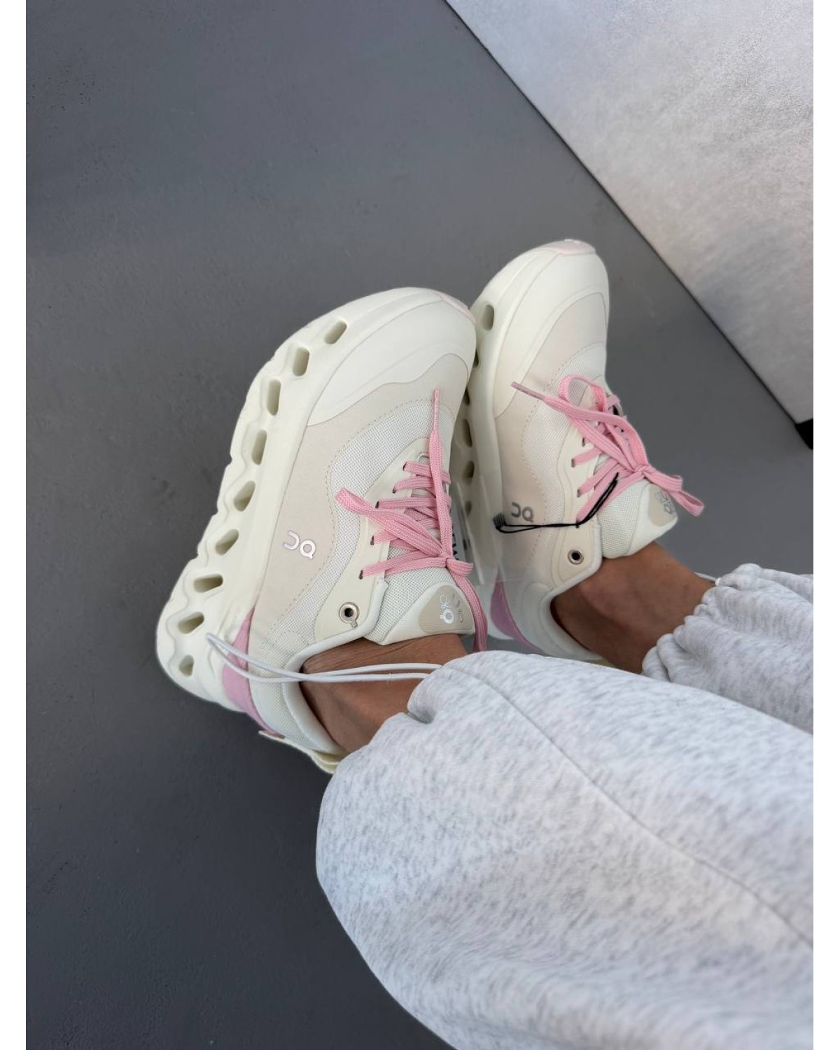 On Cloudtilt x Loewe Cream / Pink On Cloudtilt x Loewe Cream / Pink
