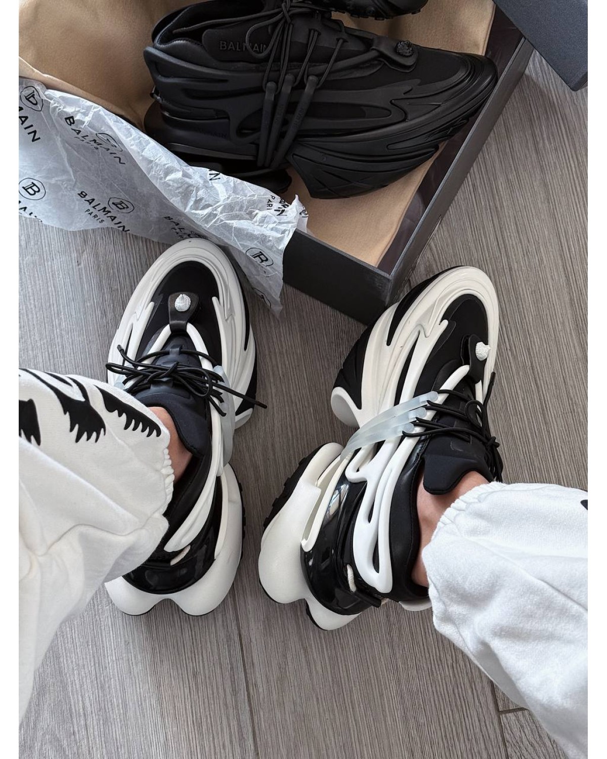Balmain Unicorn Low-Top Black white