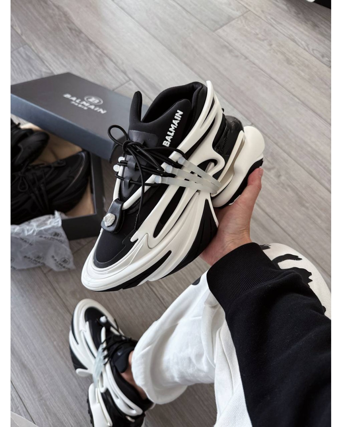Balmain Unicorn Low-Top Black white Balmain Unicorn Low-Top Black white