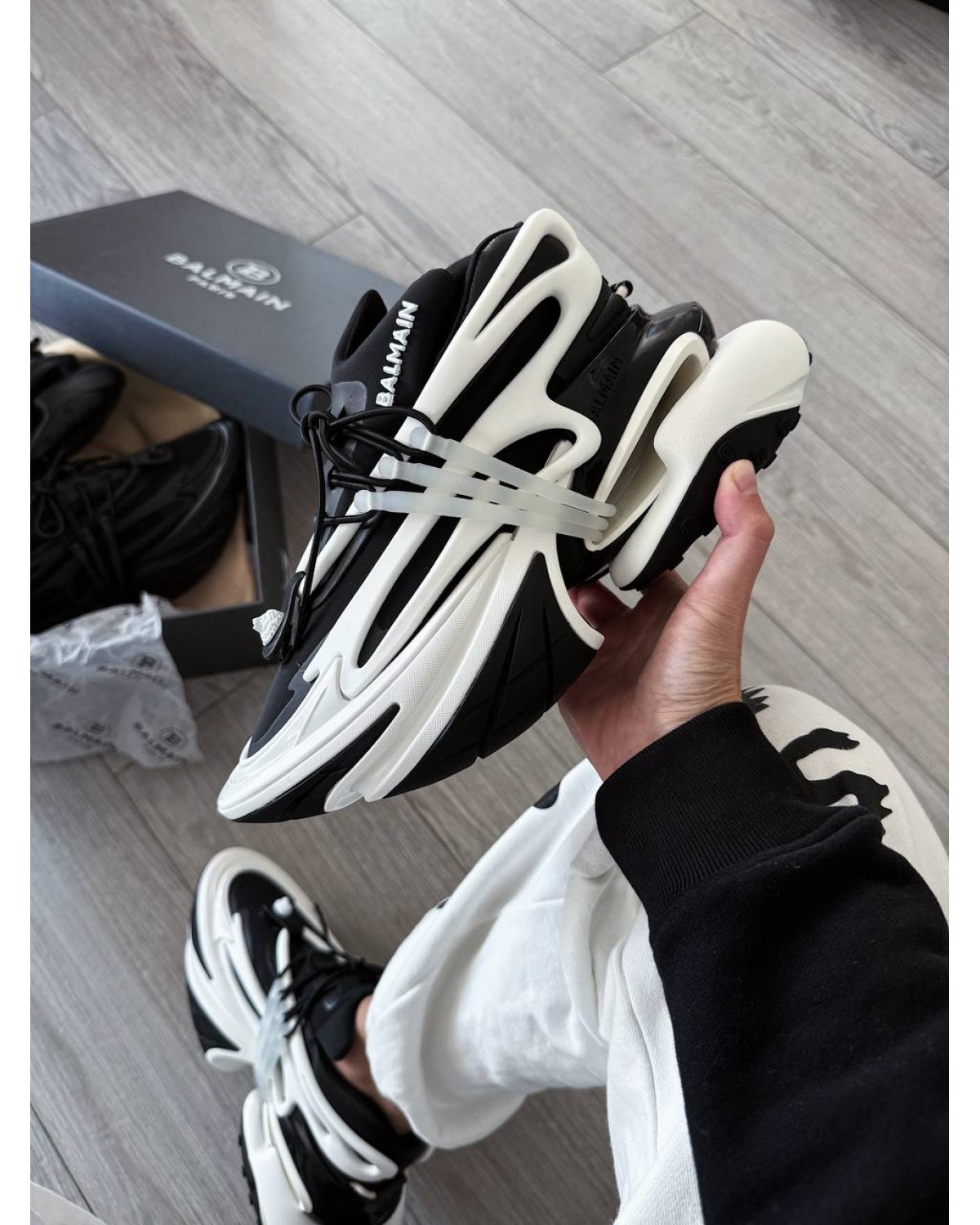 Balmain Unicorn Low-Top Black white