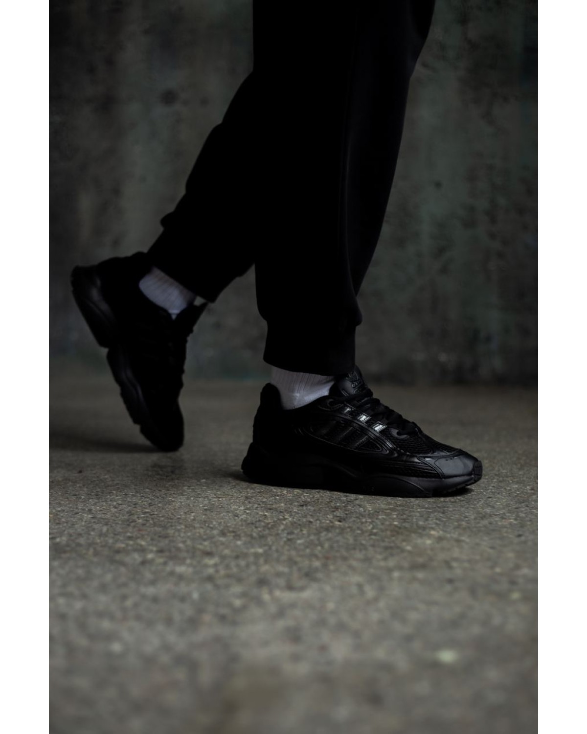 Adidas Ozmillen Black