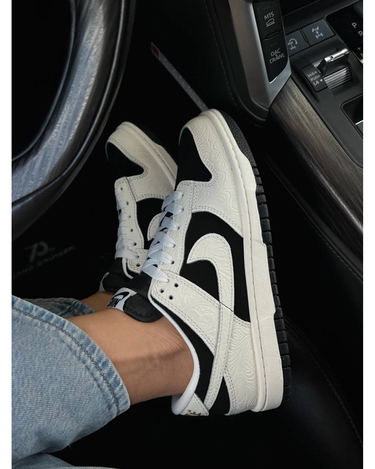Nike SB Dunk Low Nike SB Dunk Low