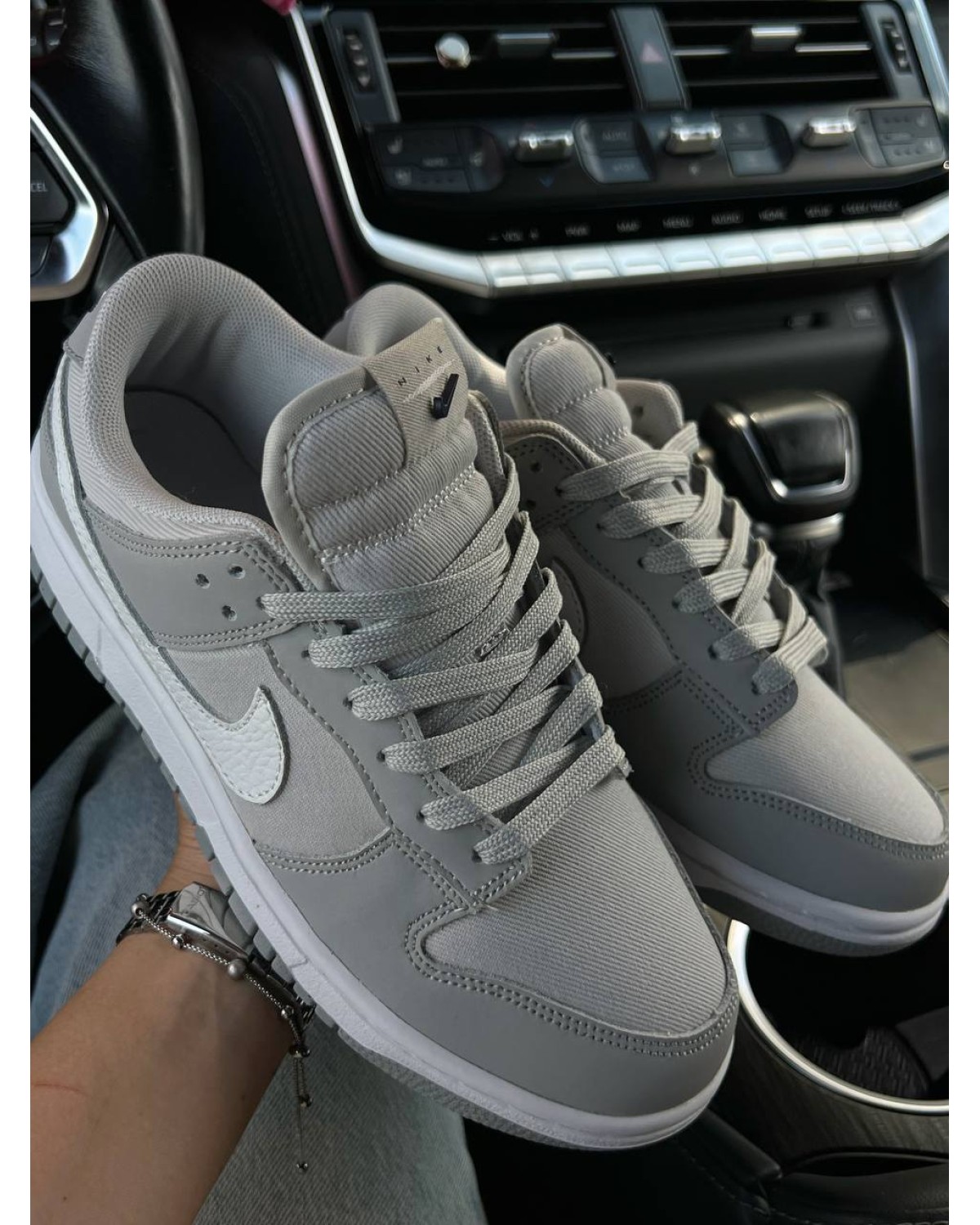 Nike SB Dunk Low Nike SB Dunk Low