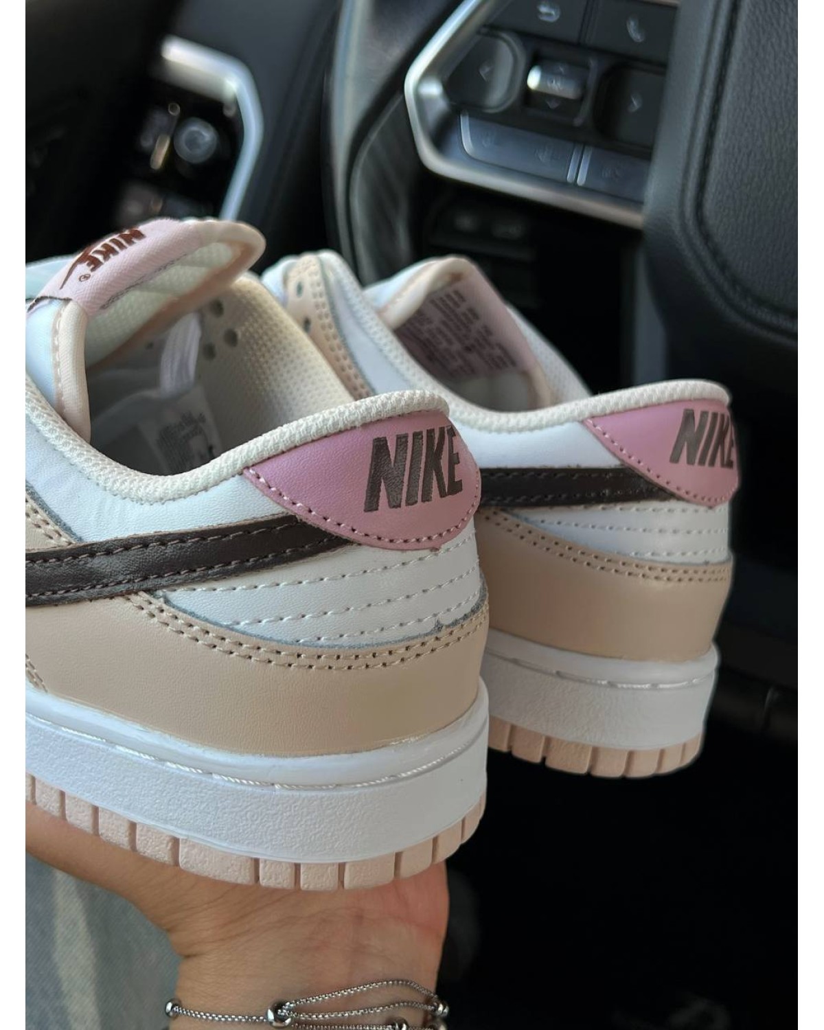 Nike SB Dunk Low Nike SB Dunk Low