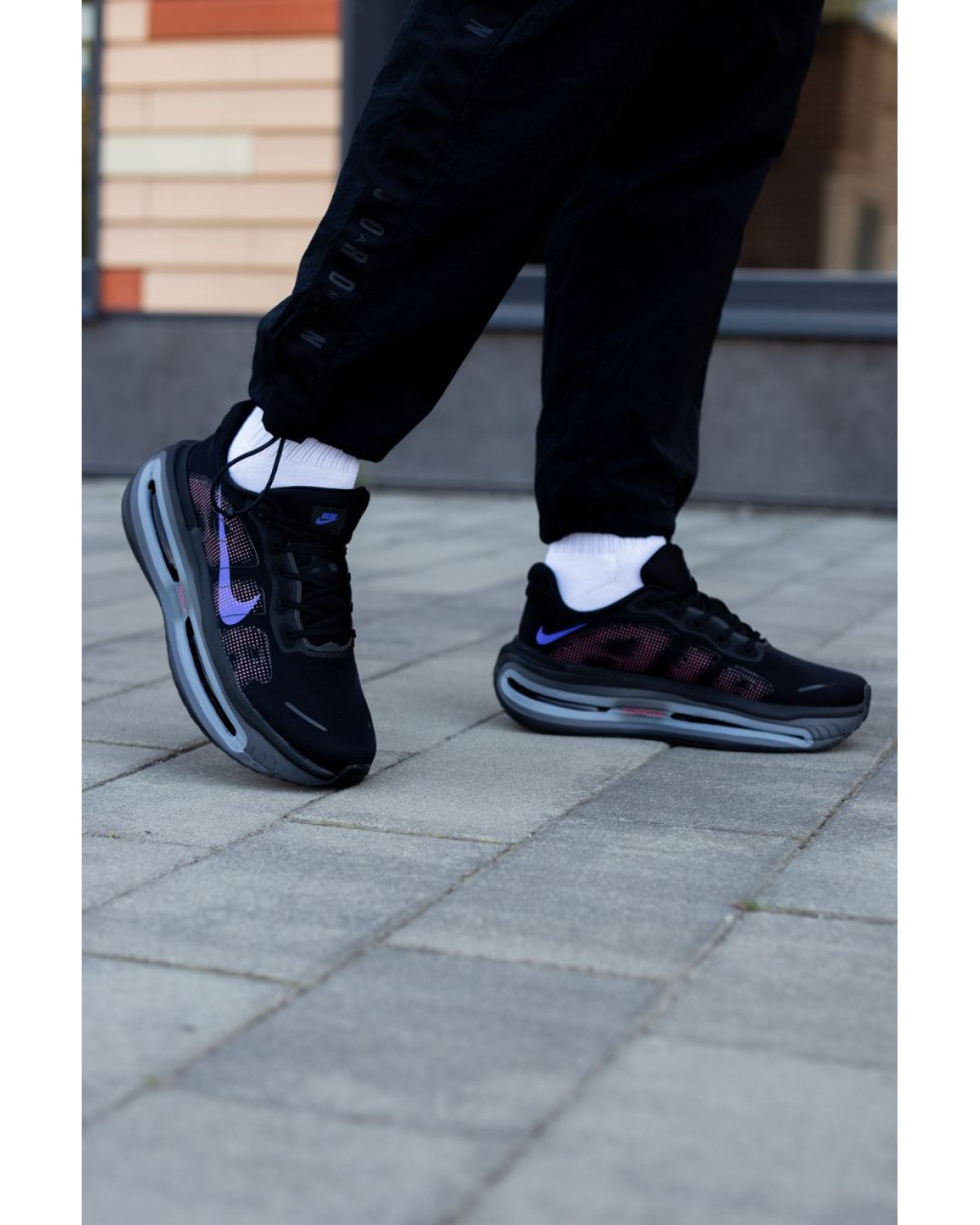Nike Vomero  Black/Purple