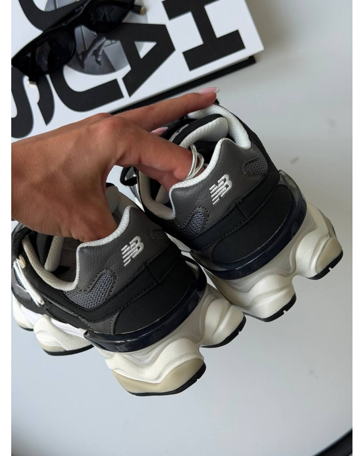 New Balance 9060 Black/White New Balance 9060 Black/White