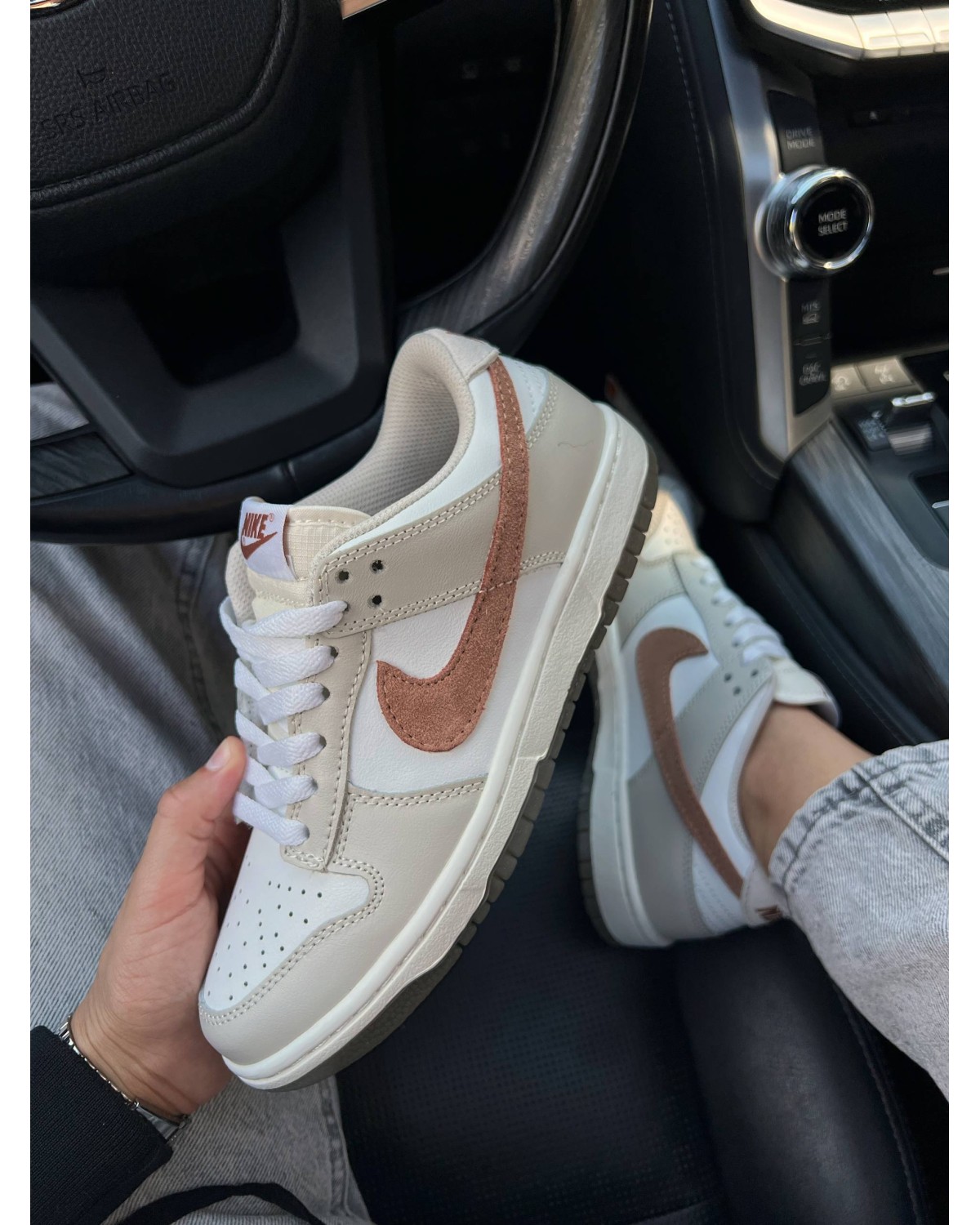 Nike SB Dunk Low Nike SB Dunk Low