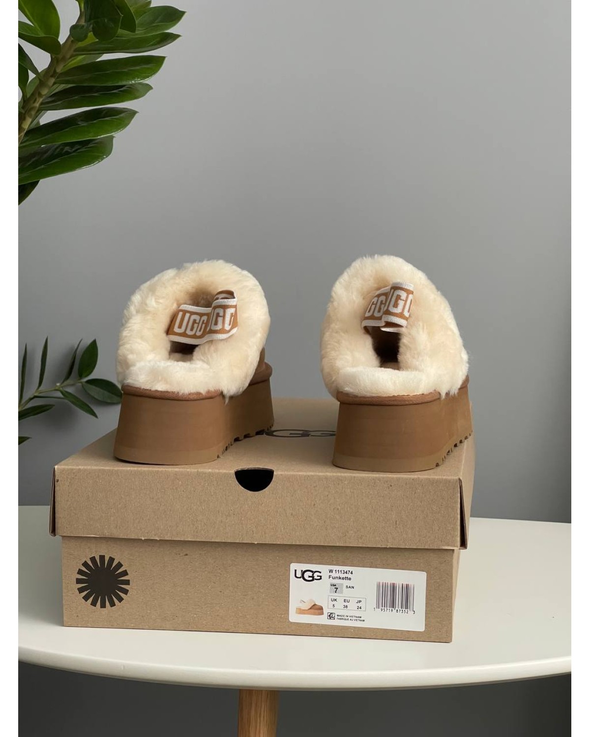 UGG Funkette Slipper Platform Chestnut