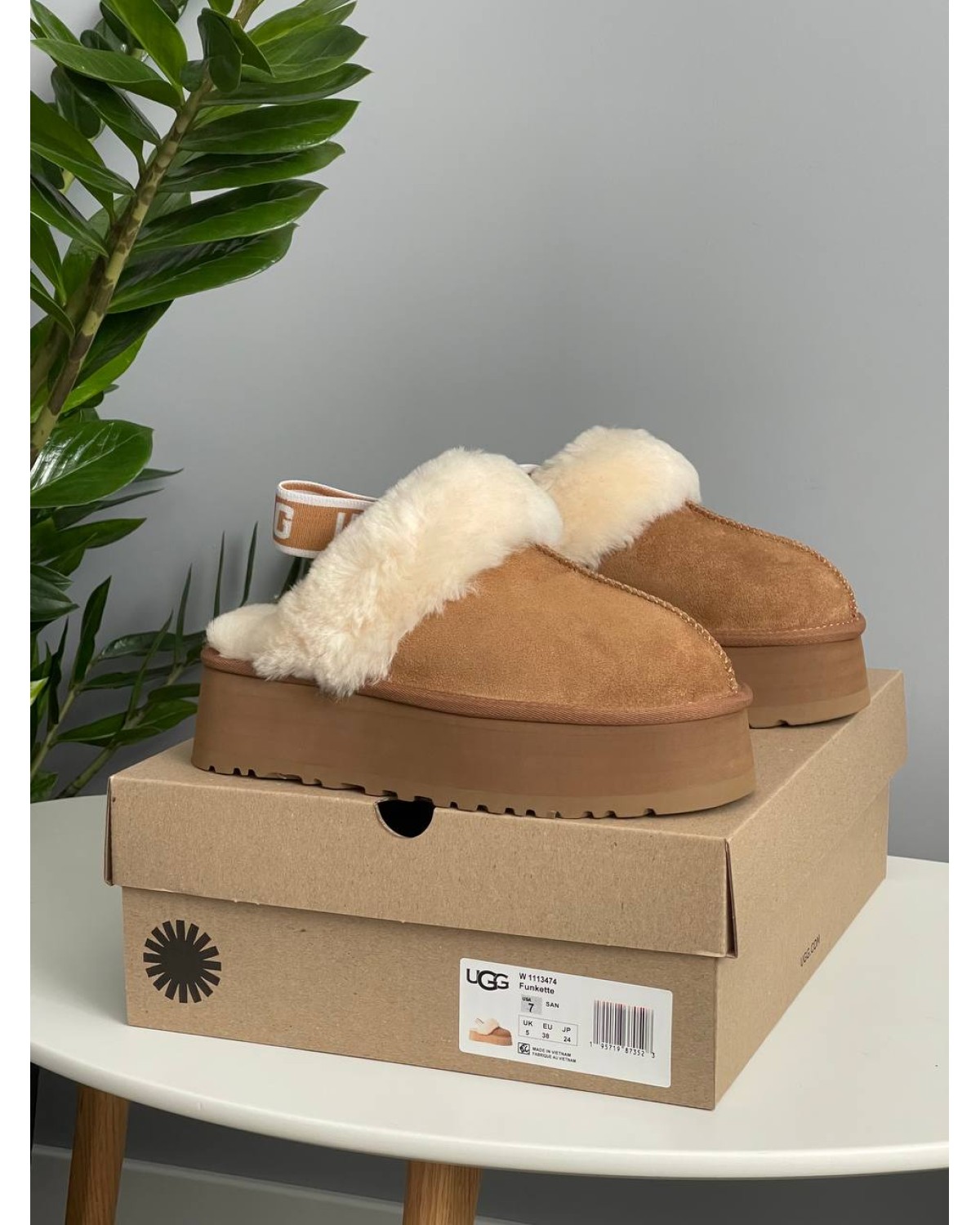 UGG Funkette Slipper Platform Chestnut UGG Funkette Slipper Platform Chestnut