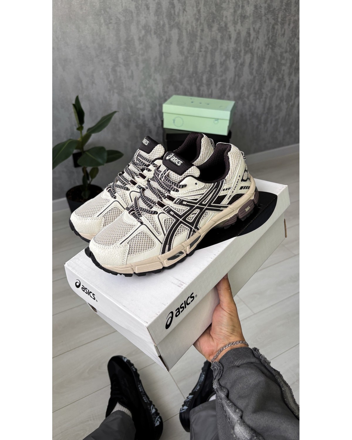 Asics Gel-Kahana 8 White/Beige/Black