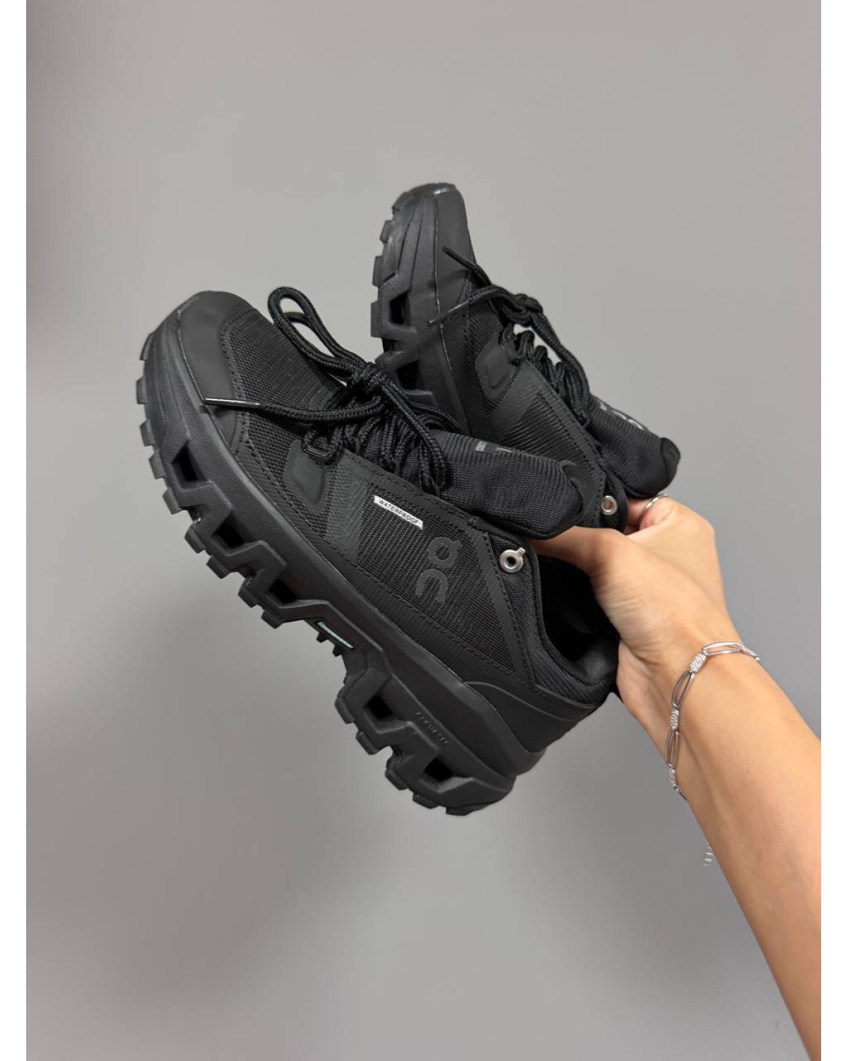 ON Cloudrock Waterproof Full Black