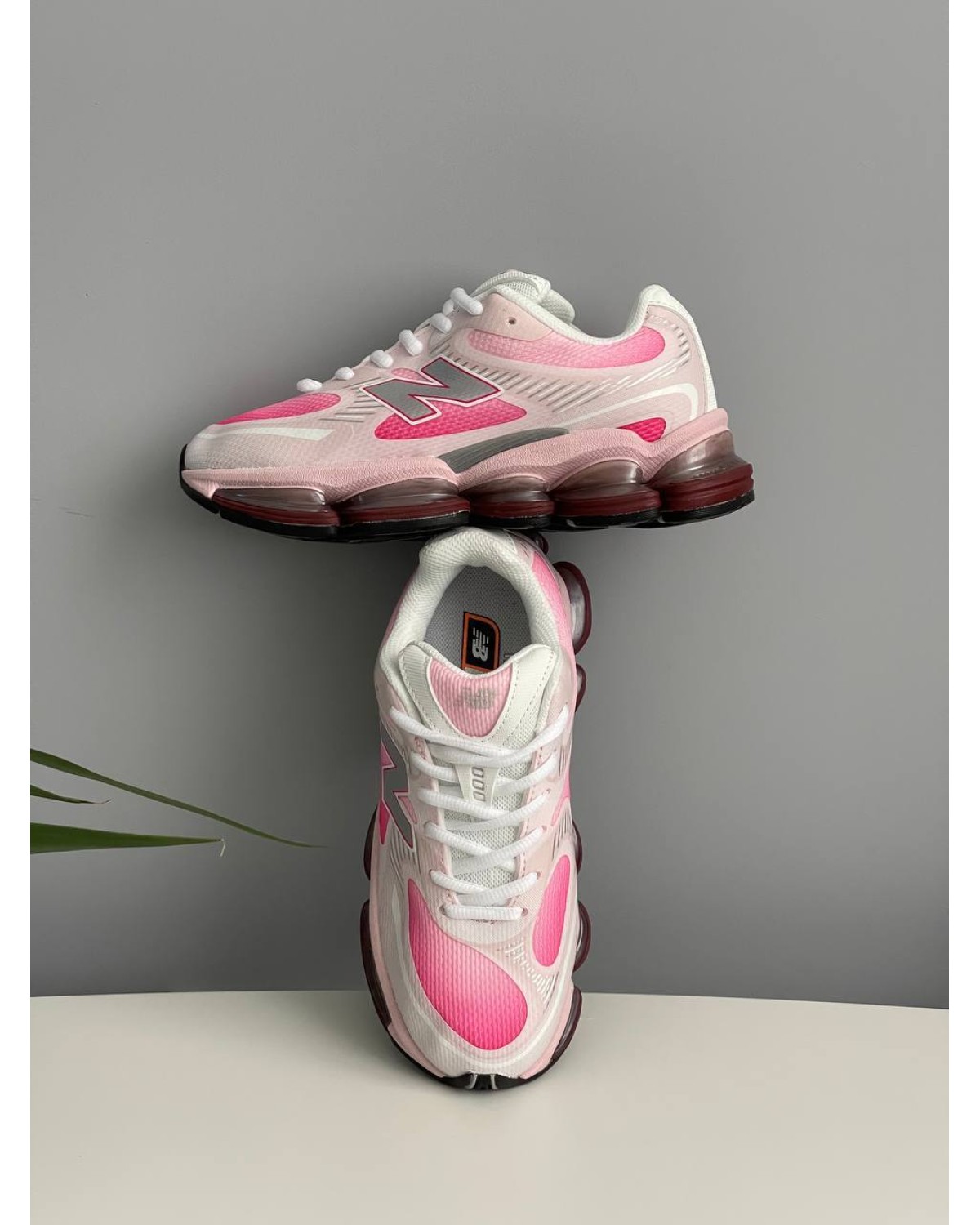 New Balance 2000 White Grey Pink