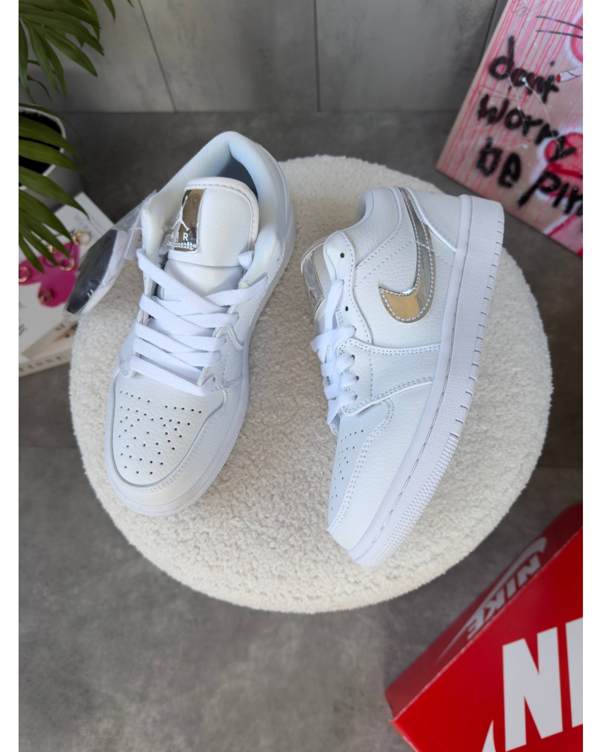 Jordan 1 Low Full White Metallic Silver