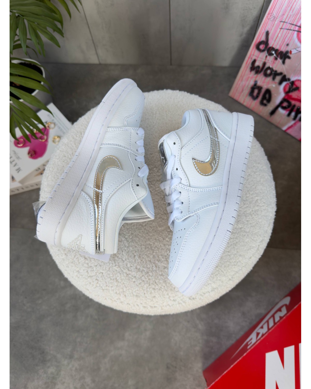 Jordan 1 Low Full White Metallic Silver