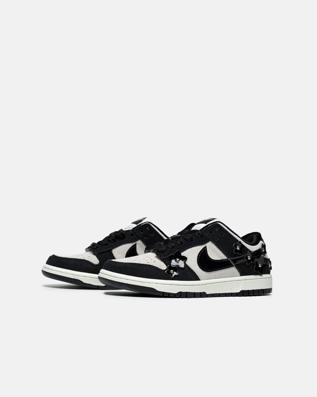 Nike Dunk Low SE "Florette" Black