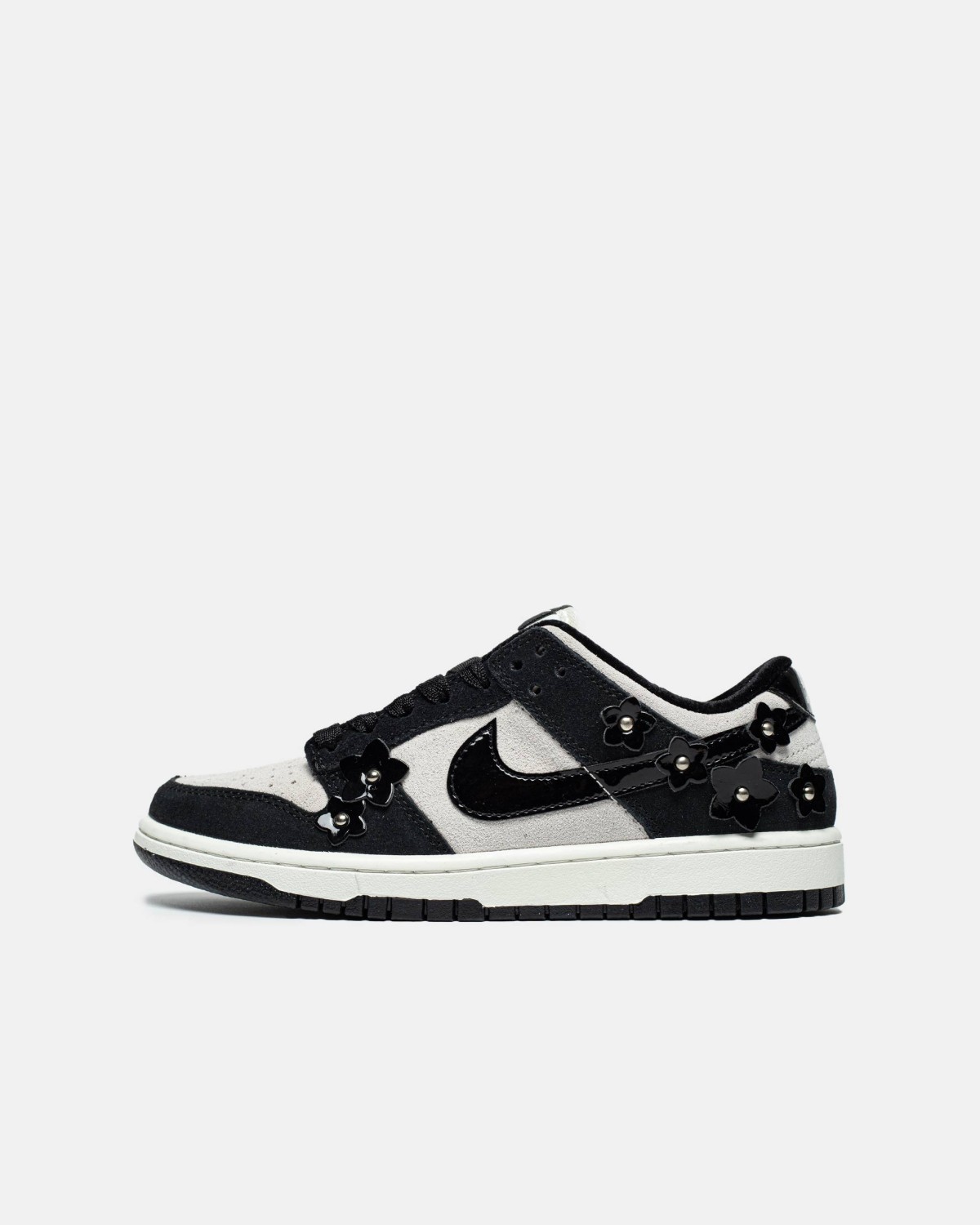 Nike Dunk Low SE "Florette" Black