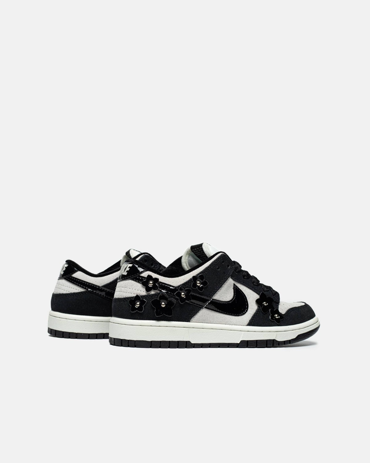 Nike Dunk Low SE "Florette" Black