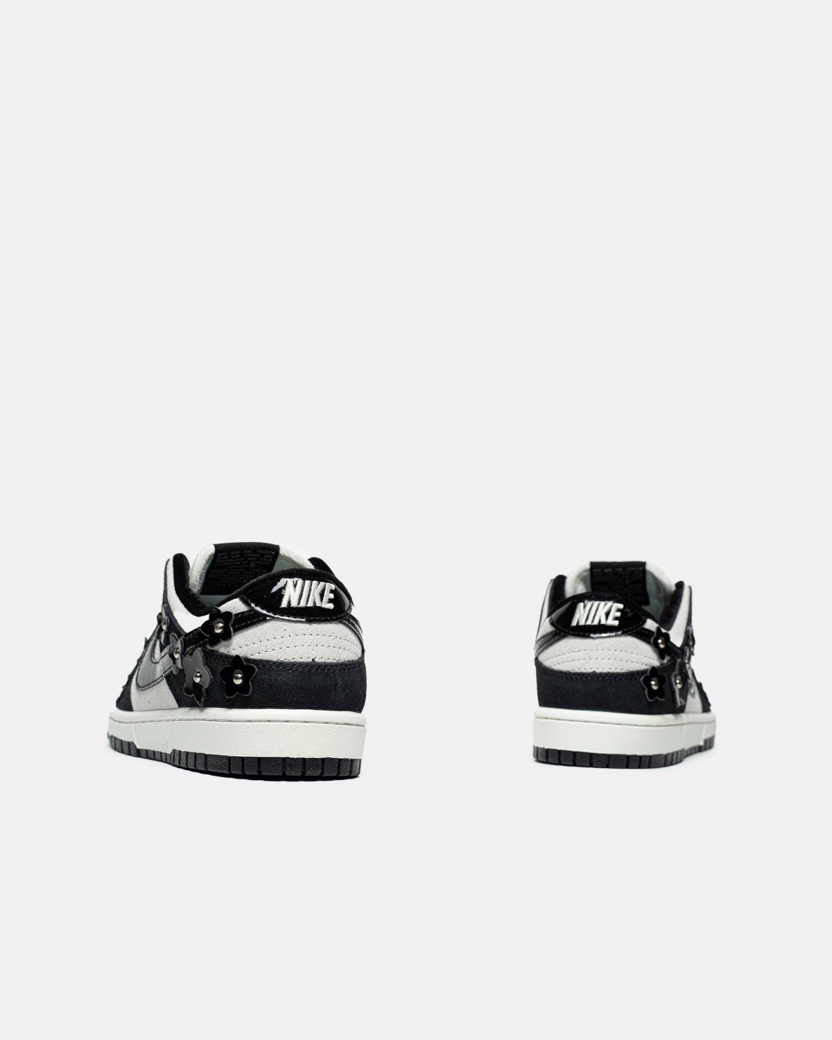 Nike Dunk Low SE "Florette" Black