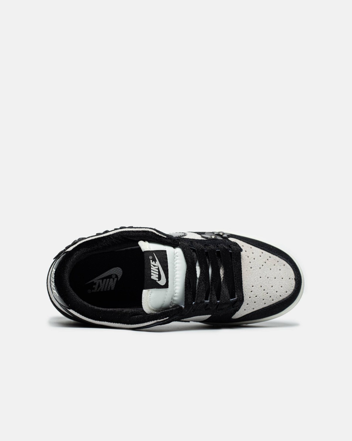 Nike Dunk Low SE "Florette" Black