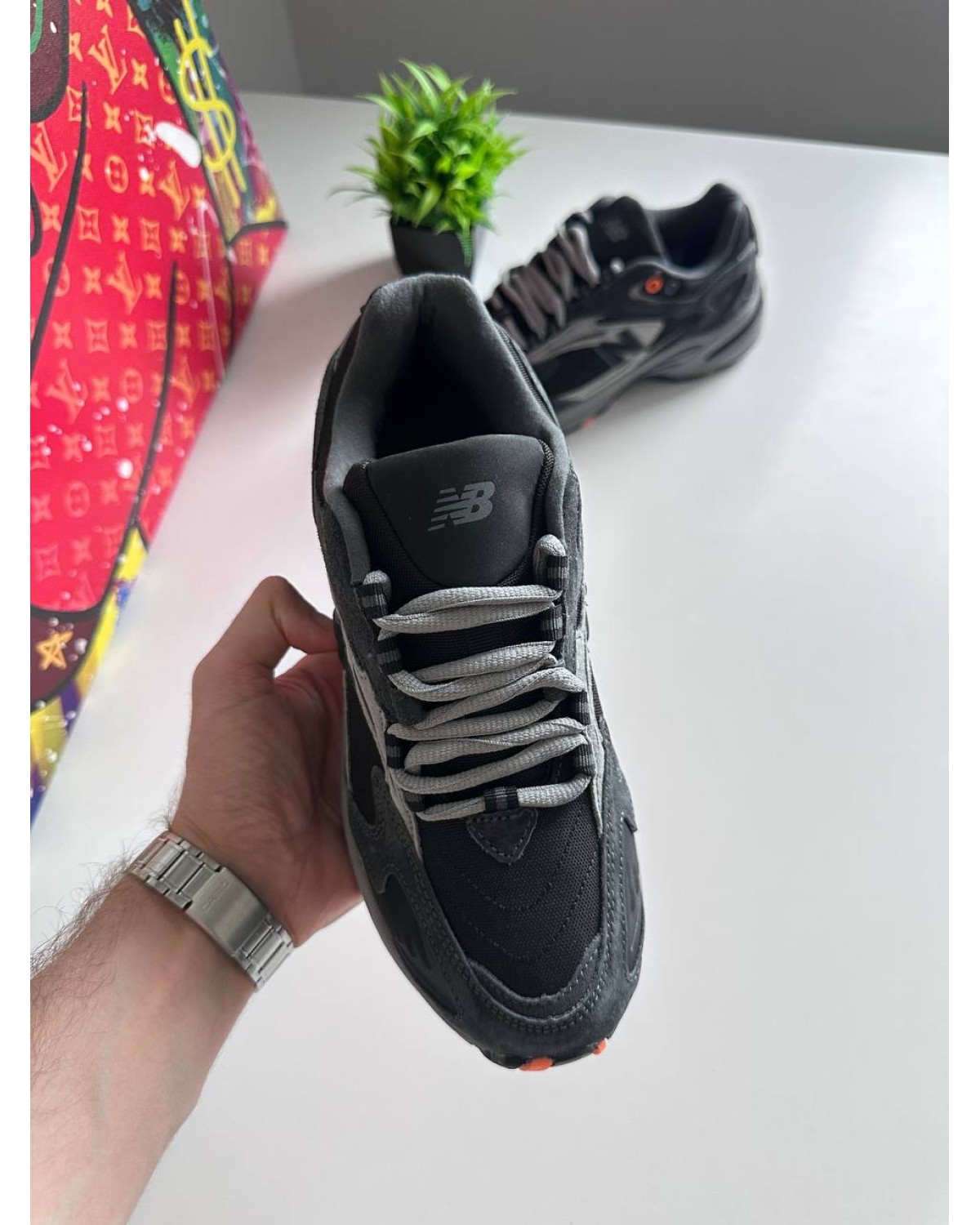 New Balance 725 Dark Grey Orange