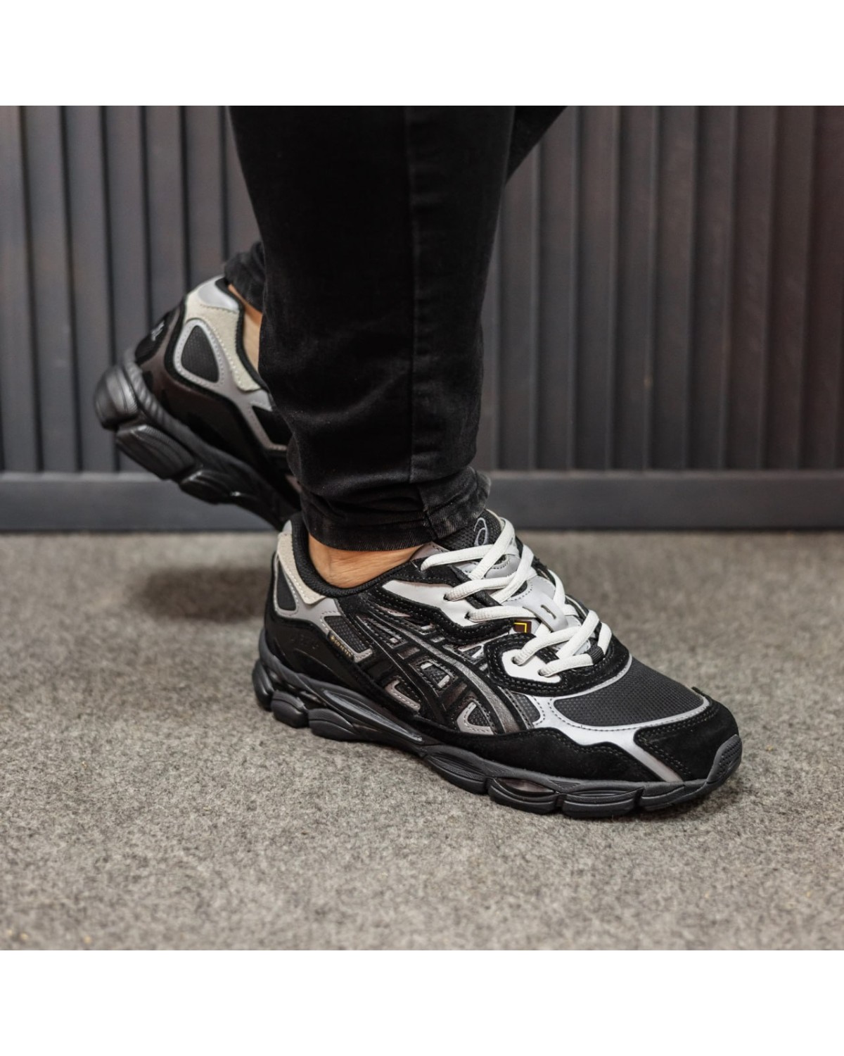 New Balance 9060 Chocolate