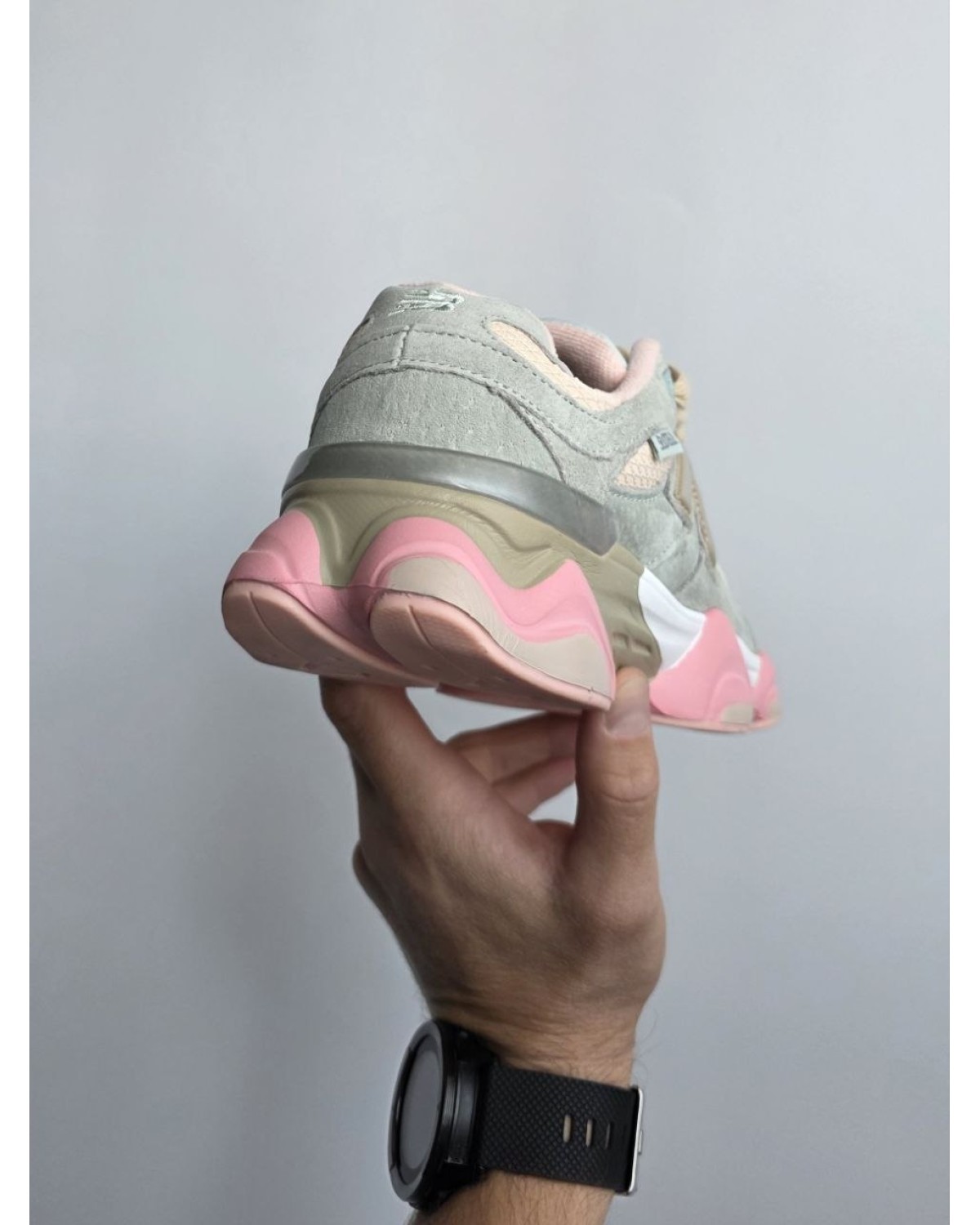New Balance 9060 Gore-Tex Grey Pink